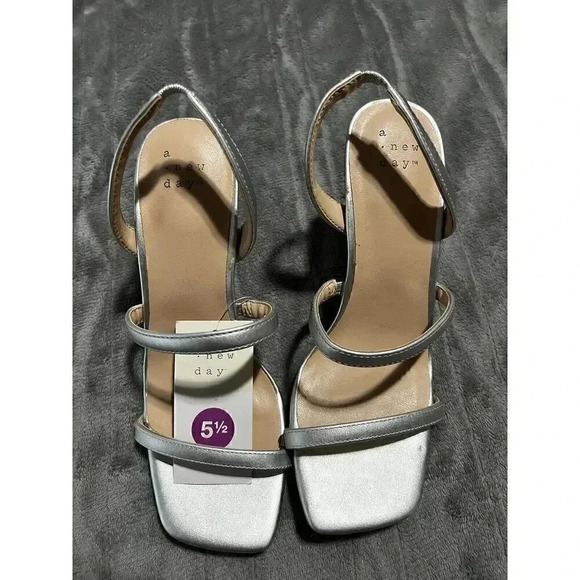 a new day Shoes - A New Day Women’s Size 10 Cass Textured Round Heels Metallic Silver Open Toe NWT